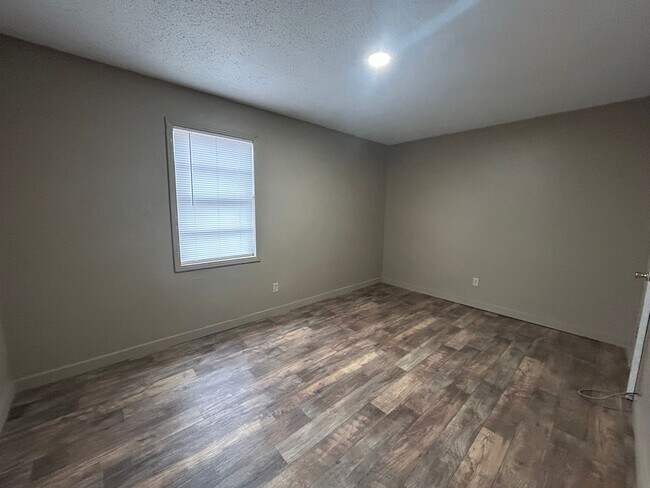 Building Photo - 430 S Washington Ave