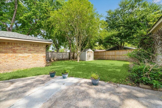 Building Photo - 5939 Rutherglenn Dr