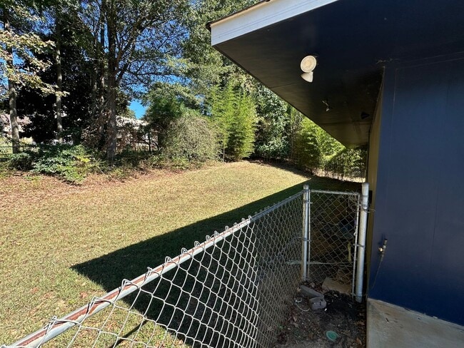 Building Photo - 3 Bedroom, 2 Bath Home in Golden Springs