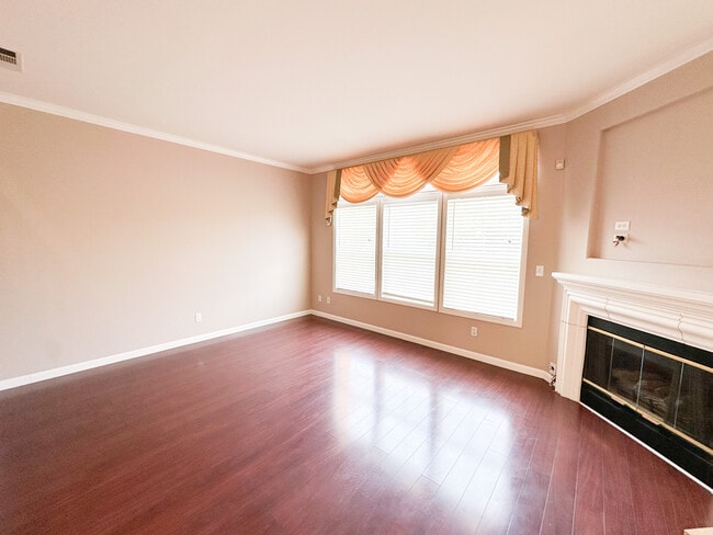 Building Photo - 3569 Langdon Common