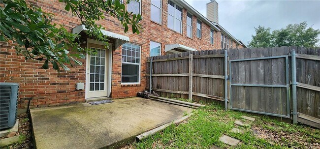 Building Photo - 4307 Spring Hill Drive