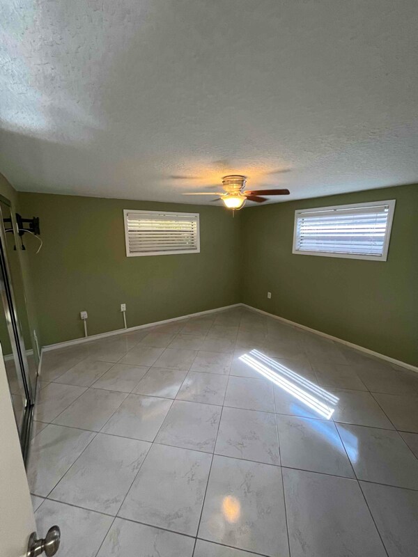 Building Photo - 4934 Amherst Ct