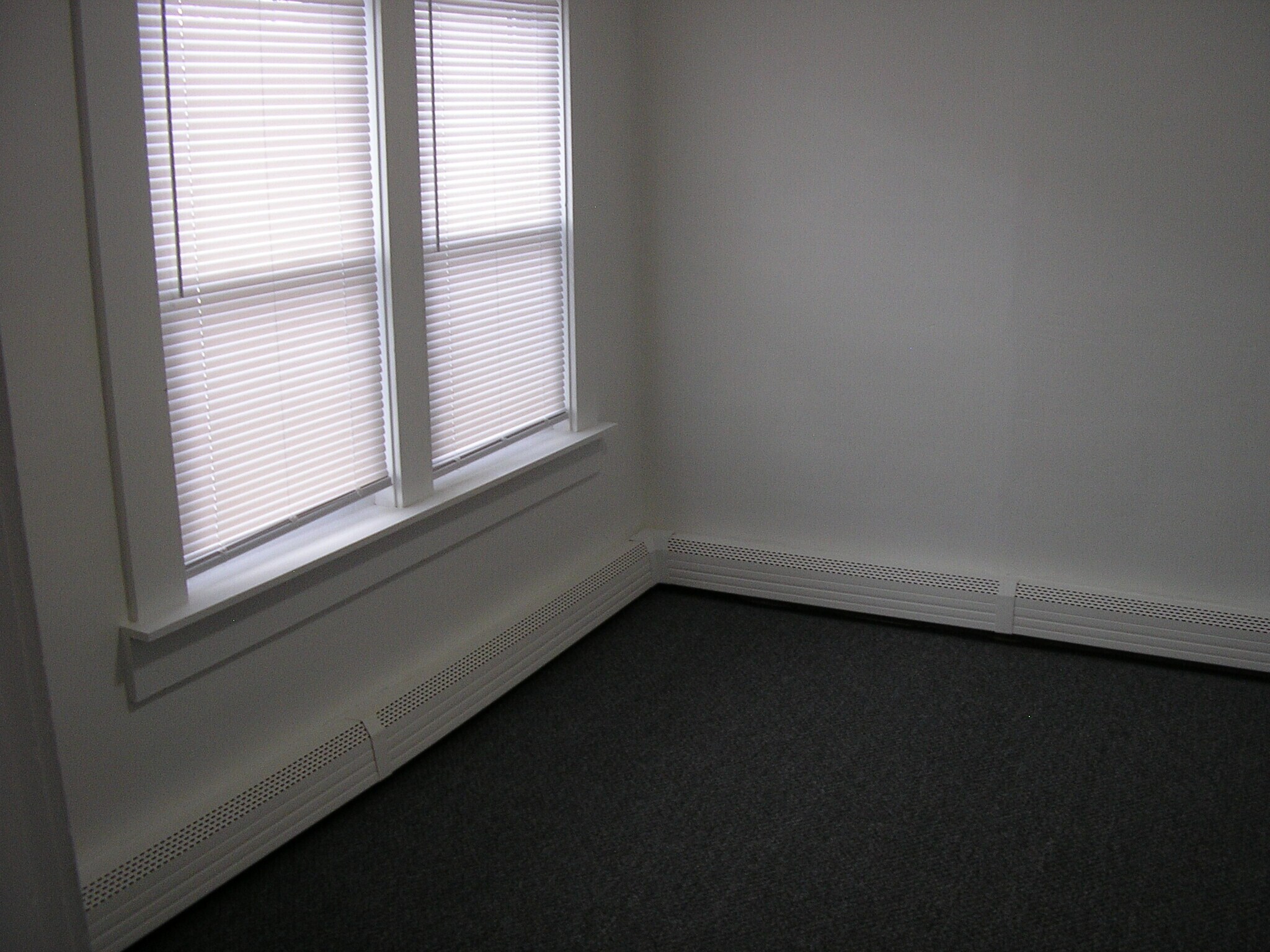 Building Photo - 16 Beech St
