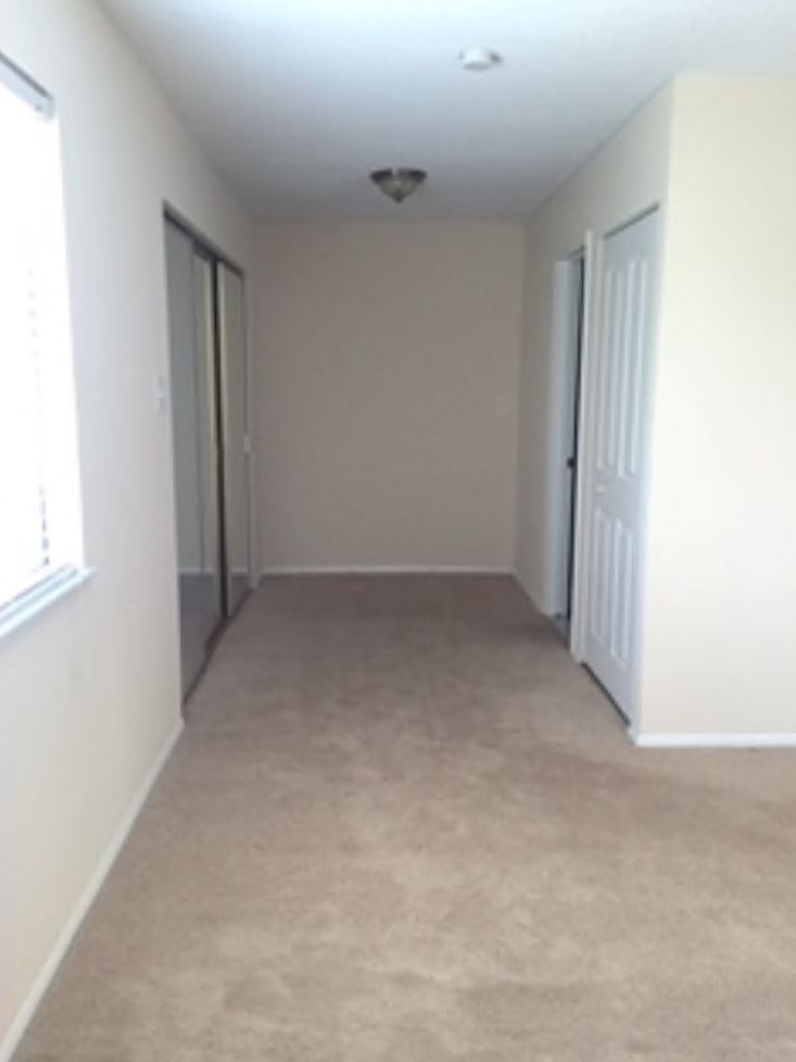 Building Photo - 504 Heritage Dr