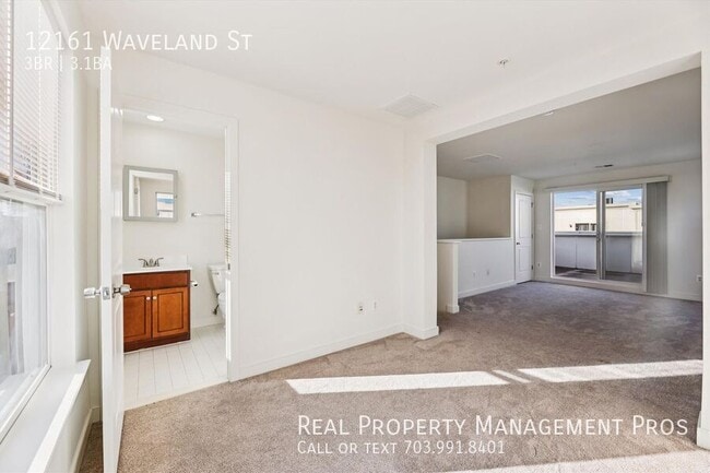 Building Photo - 12161 Waveland St