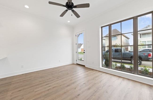 Building Photo - FOR RENT in SUGAR MILL POND!