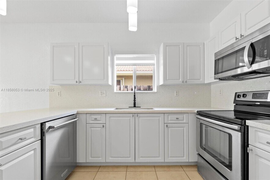 Building Photo - 18348 SW 139th Pl