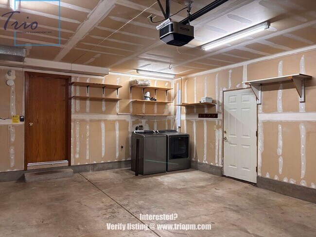 Building Photo - 694 Driftwood Dr