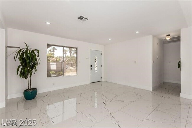 Building Photo - 3826 S Edmond St