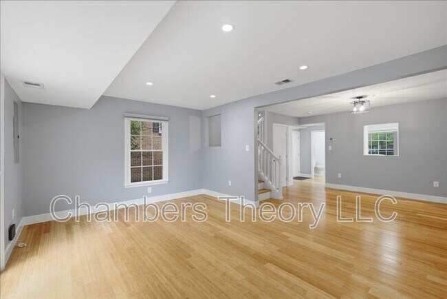 Building Photo - 5713 Independence Cir