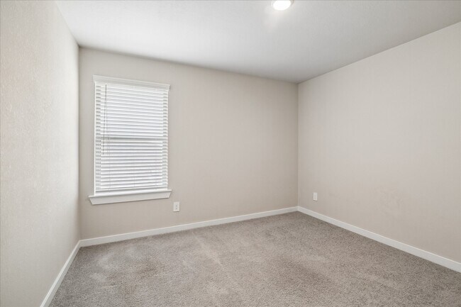 Building Photo - 21759 Thicket Point Ln