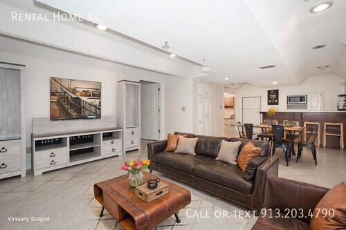 Building Photo - 15730 W Locust St