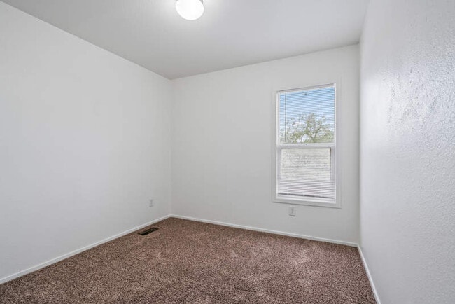 Building Photo - 5505 N Shannon Rd