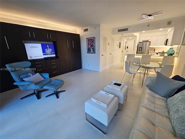 Building Photo - 2501 S Ocean Dr