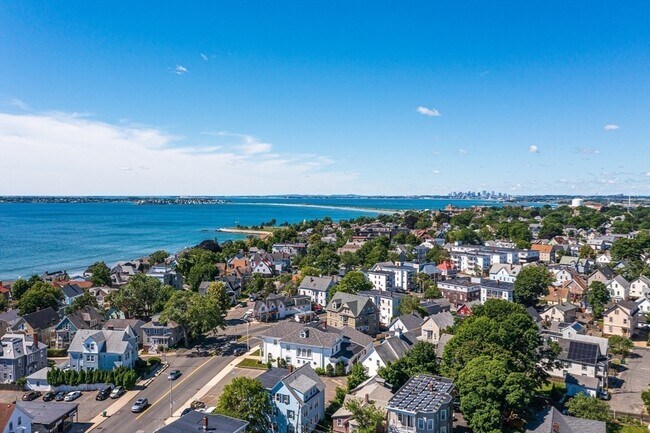 Building Photo - 18 St Clair St