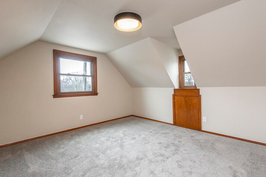 Building Photo - 3500 S Clement Ave