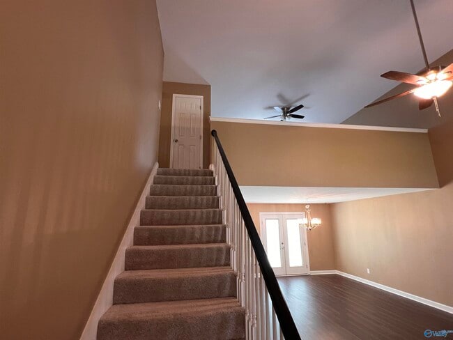 Building Photo - 110 Tudor Pl