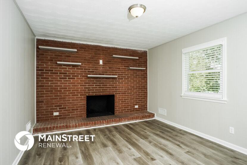 Building Photo - 9909 Lakewood Dr