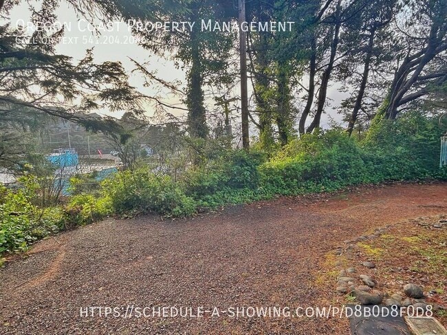 Building Photo - 3251 SE Dune Ave