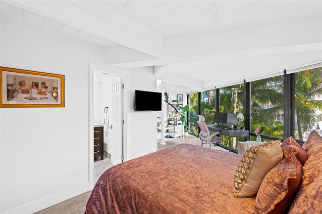 Building Photo - 3016 NE 49th St