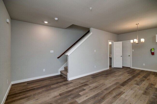 Building Photo - GORGEOUS 2 BEDROOM FOUR PLEX LOCATED IN MI...