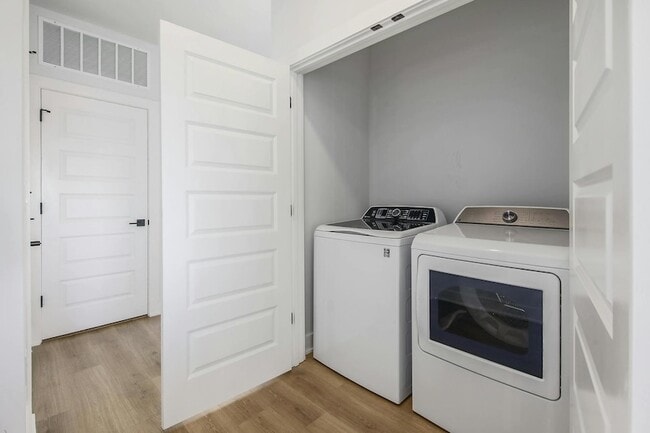 Building Photo - 2500 Longview St