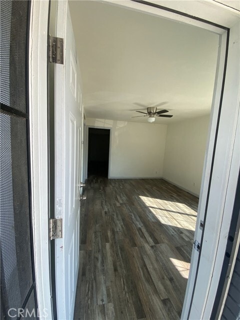 Building Photo - 626 W San Joaquin Ave