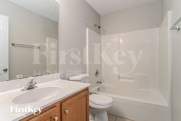 Building Photo - 12105 Mountainside Ln