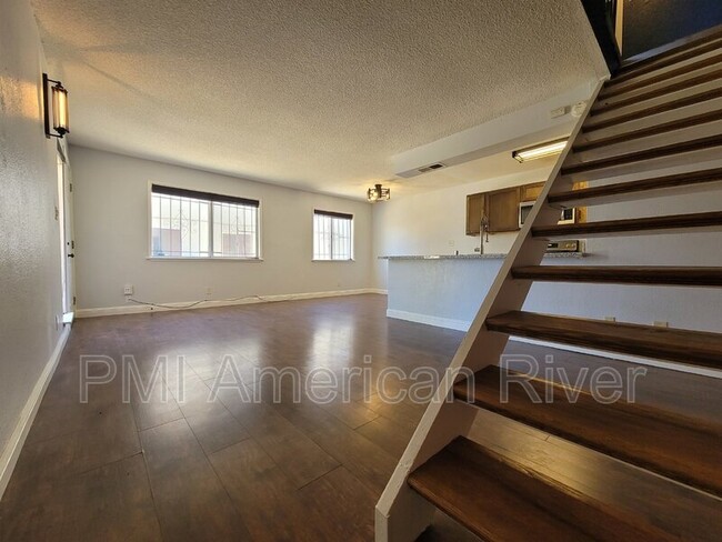 Building Photo - 10 La Pera Ct