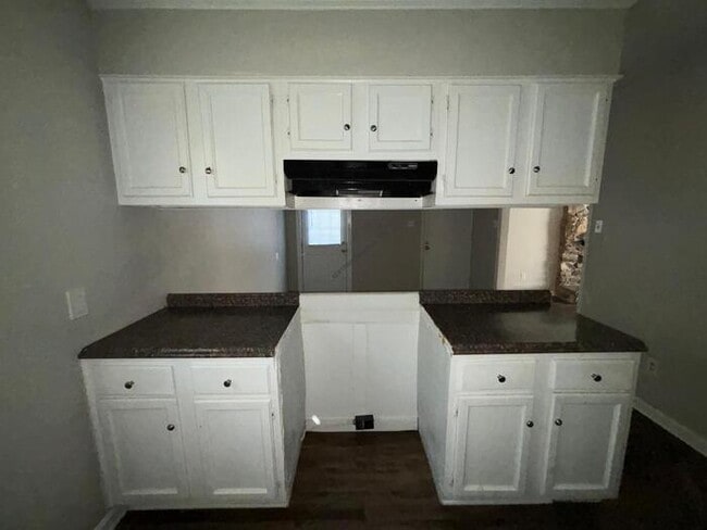 Building Photo - 205 Otter Pl