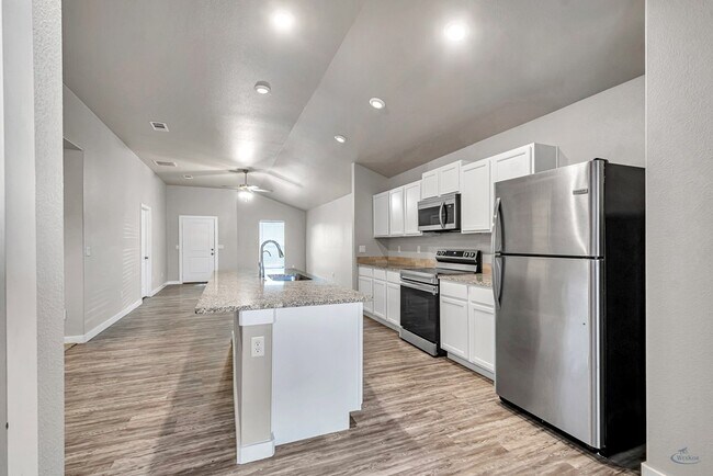 Building Photo - 1306 E 94th St