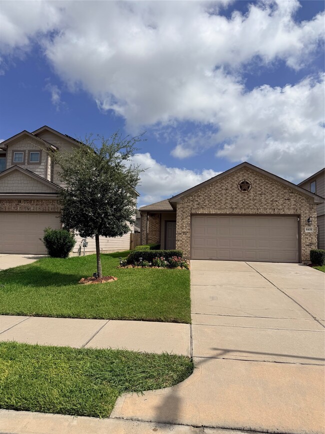 Building Photo - 6409 Hollock Meadows Ln