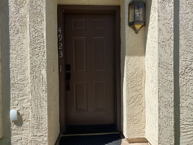 Building Photo - Must See 2/2.5 Condo in Pointe South Mount...