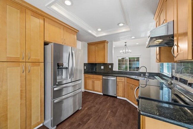 Building Photo - 1286 Crestpoint Dr