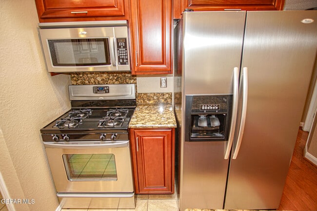 Building Photo - 1316 Desierto Azul Dr