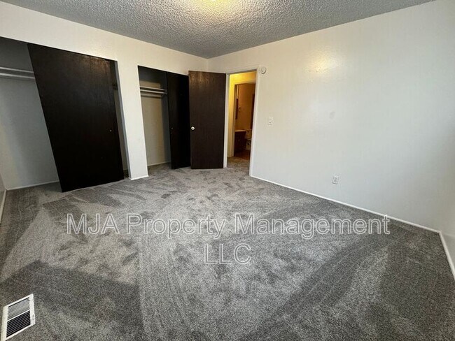 Building Photo - 4735 S 1900 W
