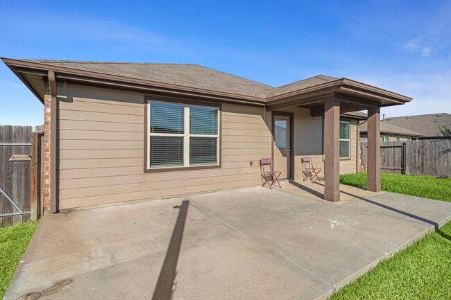 Building Photo - 3015 Lightles Manor Ct