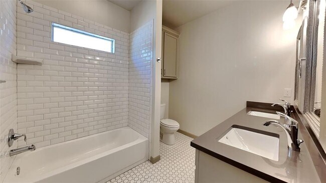 Building Photo - 6516 Bentley Dr