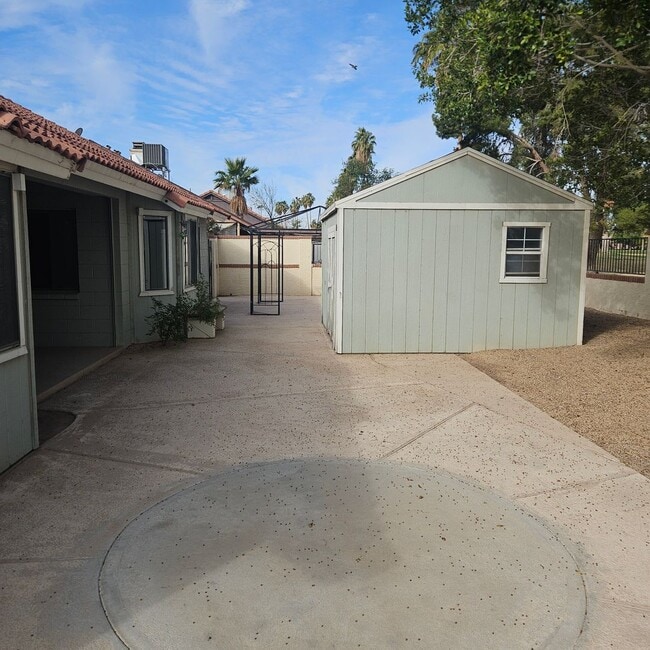 Building Photo - 3 Bedroom 2 Bath SFR Peoria AZ