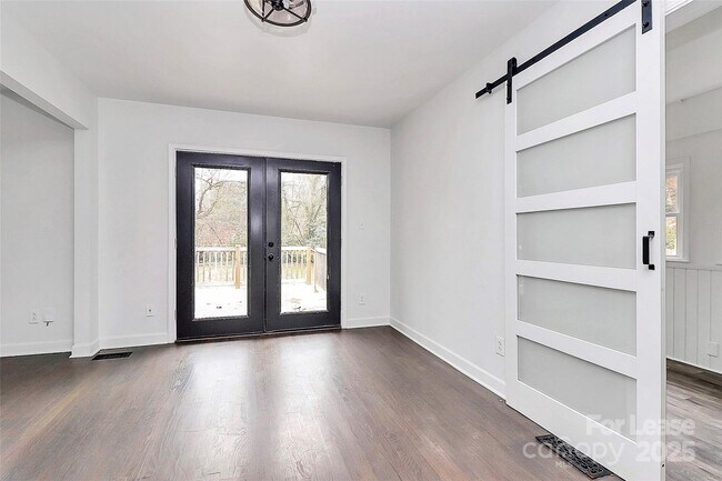 Building Photo - 5442 Kinsale Ln