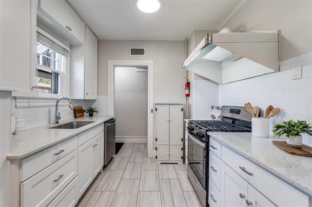 Building Photo - 3901 Prescott Ave