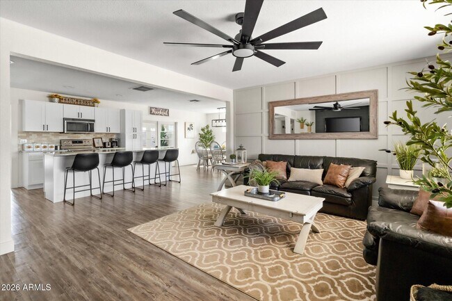 Building Photo - 423 N 73rd Pl