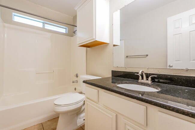 Building Photo - 316 Winnipeg Dr