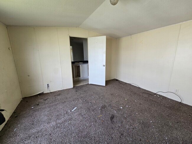 Building Photo - 2416 Cattail Cir