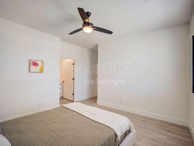 Building Photo - 775 W Coolidge St