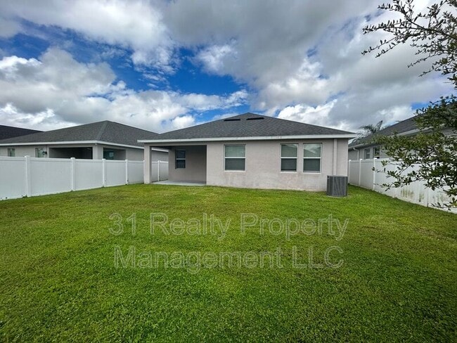 Building Photo - 11114 Sycamore Woods Dr