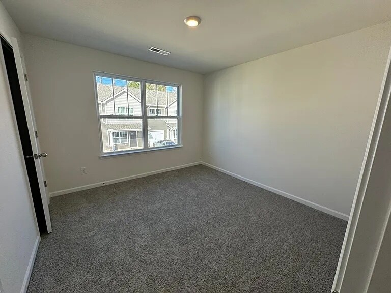 Building Photo - 84 Malcolm Ct