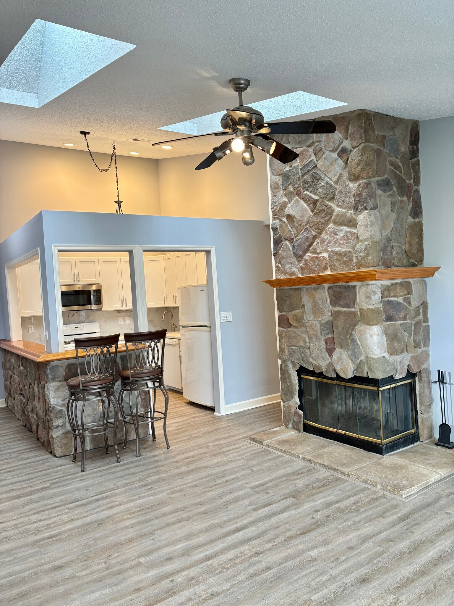 Building Photo - 497 Witney Ct