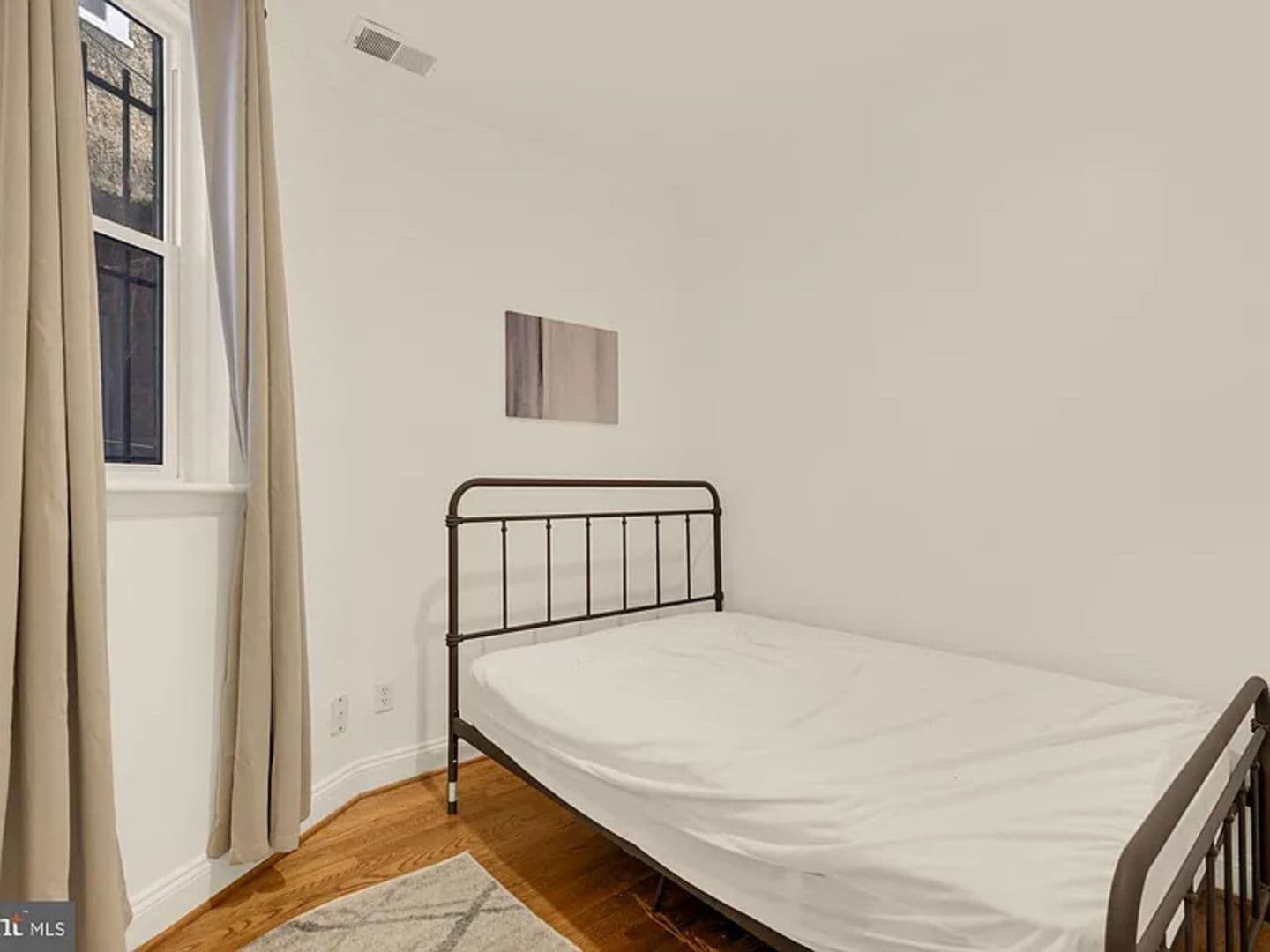 Building Photo - 1835 Mintwood Pl NW