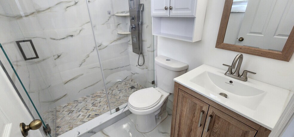 Building Photo - 640 SE 1st St